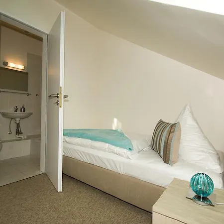 Baltik Hotel Guest house 3*