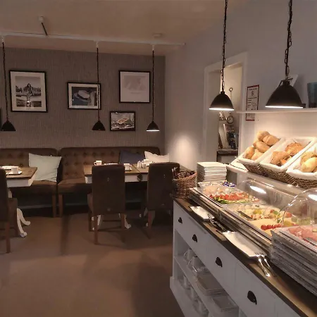 Baltik Hotel Guest house 3*
